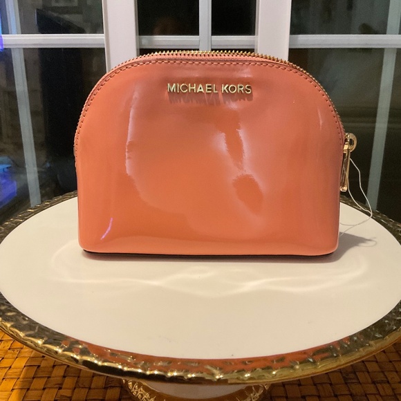 Michael Kors Peach Patent Leather Make-Up Bag NWOT - Picture 1 of 7